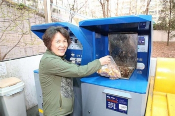 倒垃圾也要付费了 韩国为减少食物浪费推出付费倒垃圾