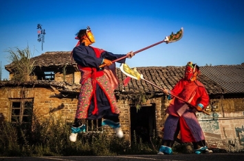 穿青人身份证图片 穿青人服装服饰揭秘