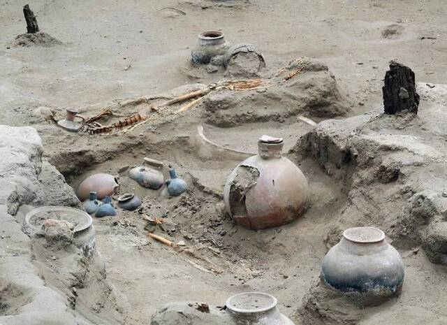 秘鲁西北部1700年历史遗址出土32具儿童遗骸 逾半没脚掌骨疑用作制首饰