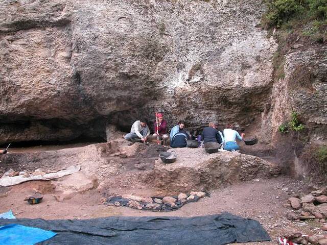 伊比利亚人8000年的基因组变化史