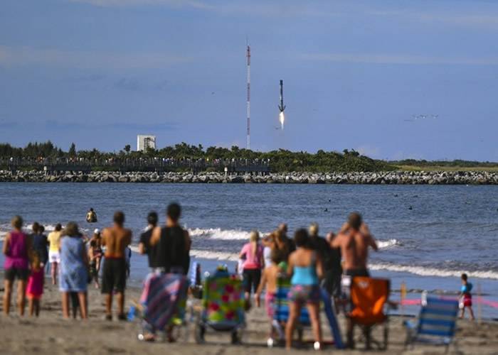 SpaceX星际飞船原型测试机“星际跳跃者”试飞成功 达成火星计划第一步