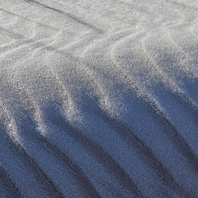 阿尔及利亚西北部离艾因塞夫拉市不远的撒哈拉沙漠被白雪覆盖