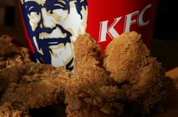 美国肯德基家乡鸡（KFC）始创人外甥接受访问时泄漏炮制炸鸡的秘方？