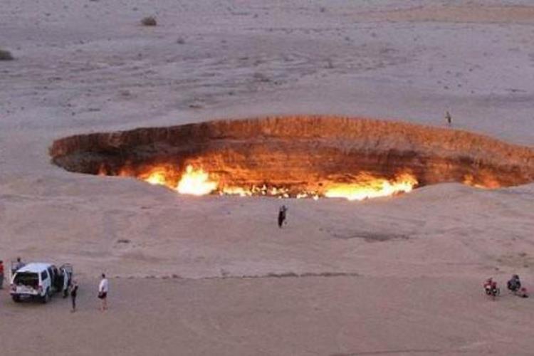 地底万米传出人类惨叫不明物体飞出井口地狱之门真的存在