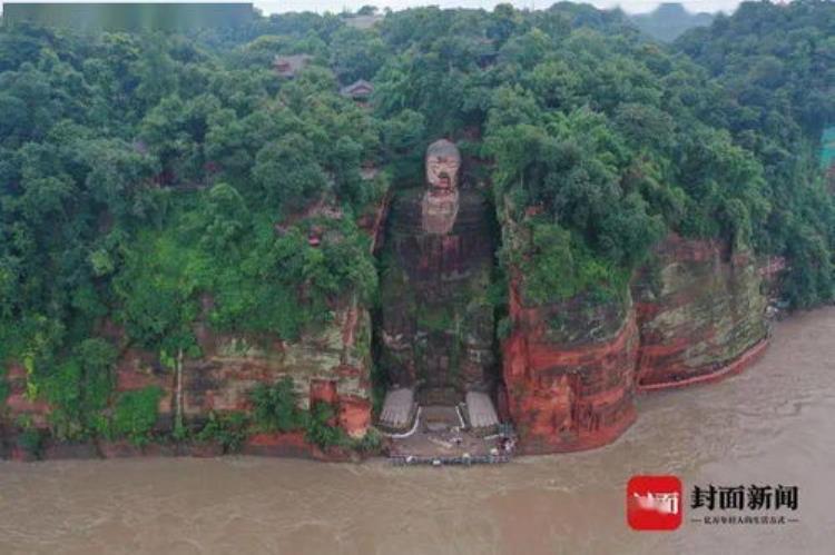 乐山大佛脚趾头被洪水漫过,乐山大佛流眼泪是有事情要发生吗