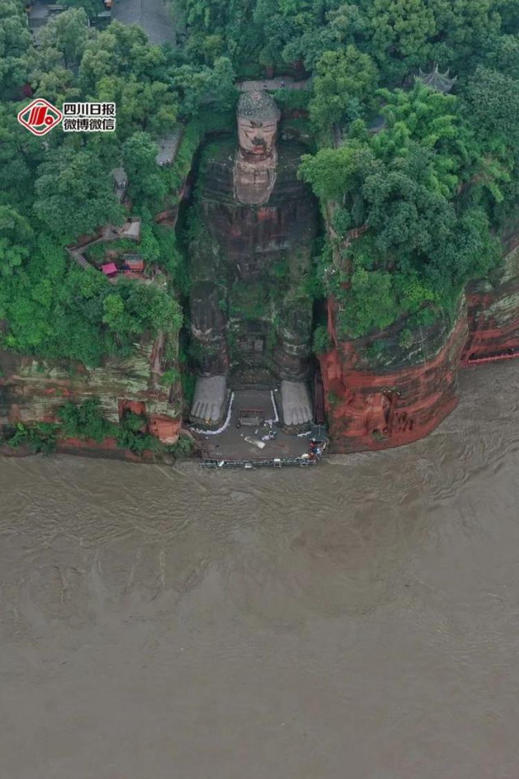 乐山大佛脚趾头被洪水漫过,乐山大佛流眼泪是有事情要发生吗