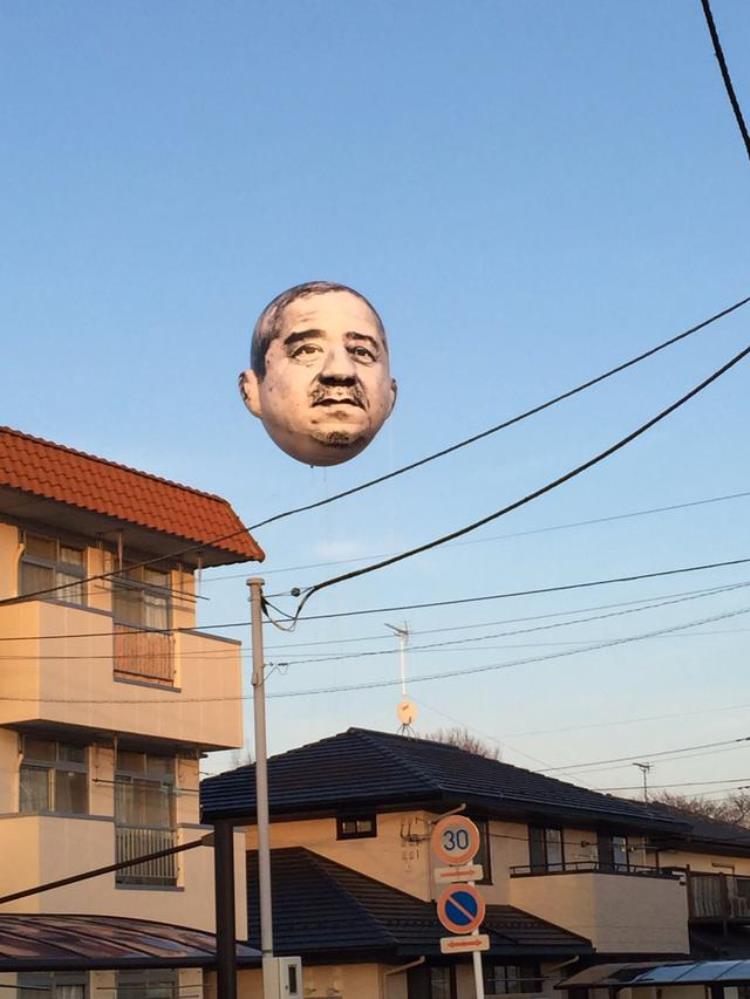 日本东京上空出现神秘大脸,东京上空现巨型人脸是谁