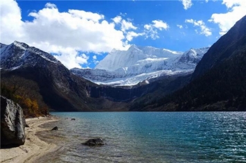 世界第五高峰是哪个 马卡鲁峰（喜马拉雅山脉中段）