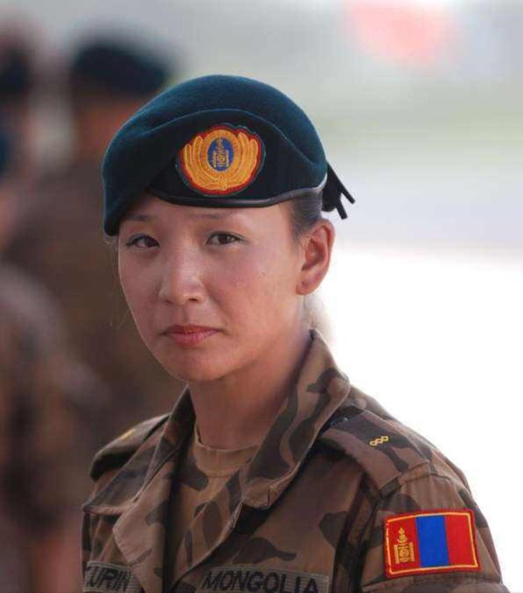 蒙古女兵身材,蒙古国女兵为啥很美