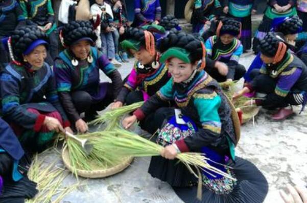 景颇族的传统节日有哪些 中国目瑙纵歌之乡(目瑙节)