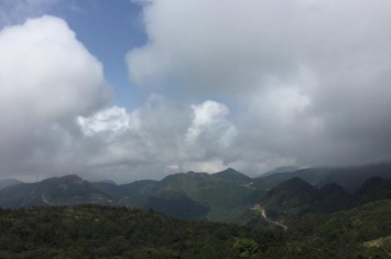 那一场突如其来的迷雾带来不一样的容县湖广顶