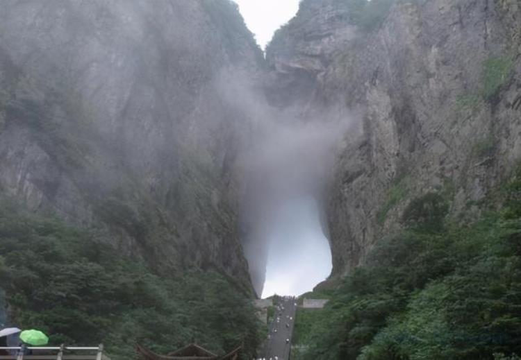 天门山山洞里面的神秘传说,传说天门山神秘洞穴