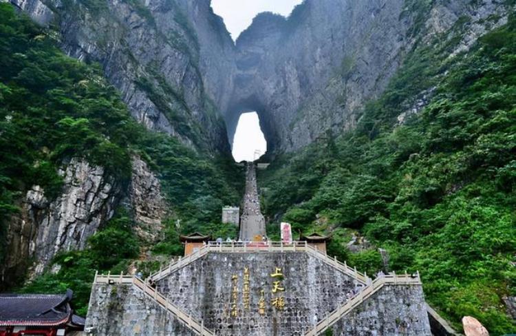 天门山山洞里面的神秘传说,传说天门山神秘洞穴