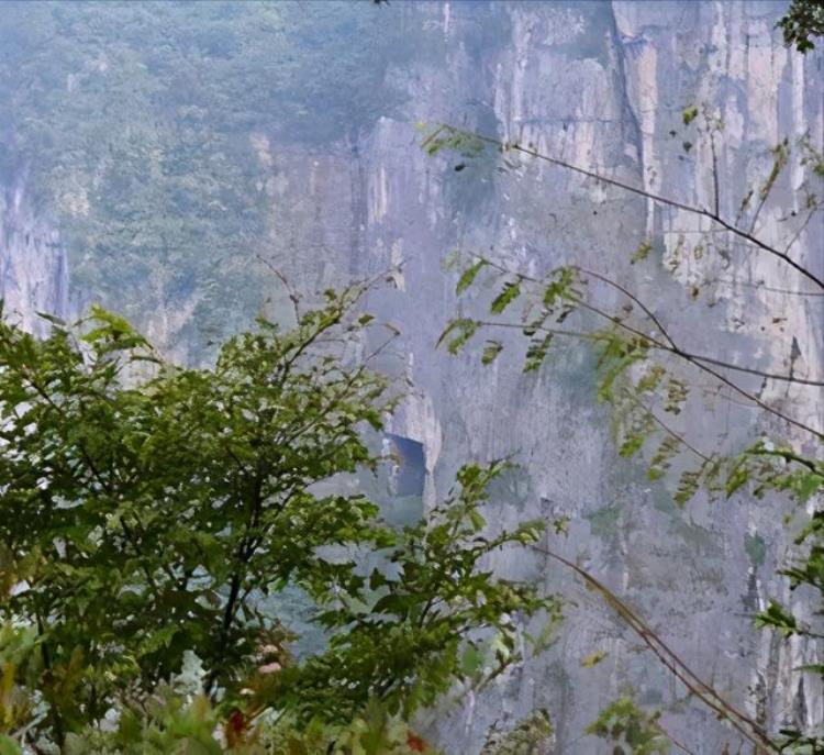 天门山山洞里面的神秘传说,传说天门山神秘洞穴