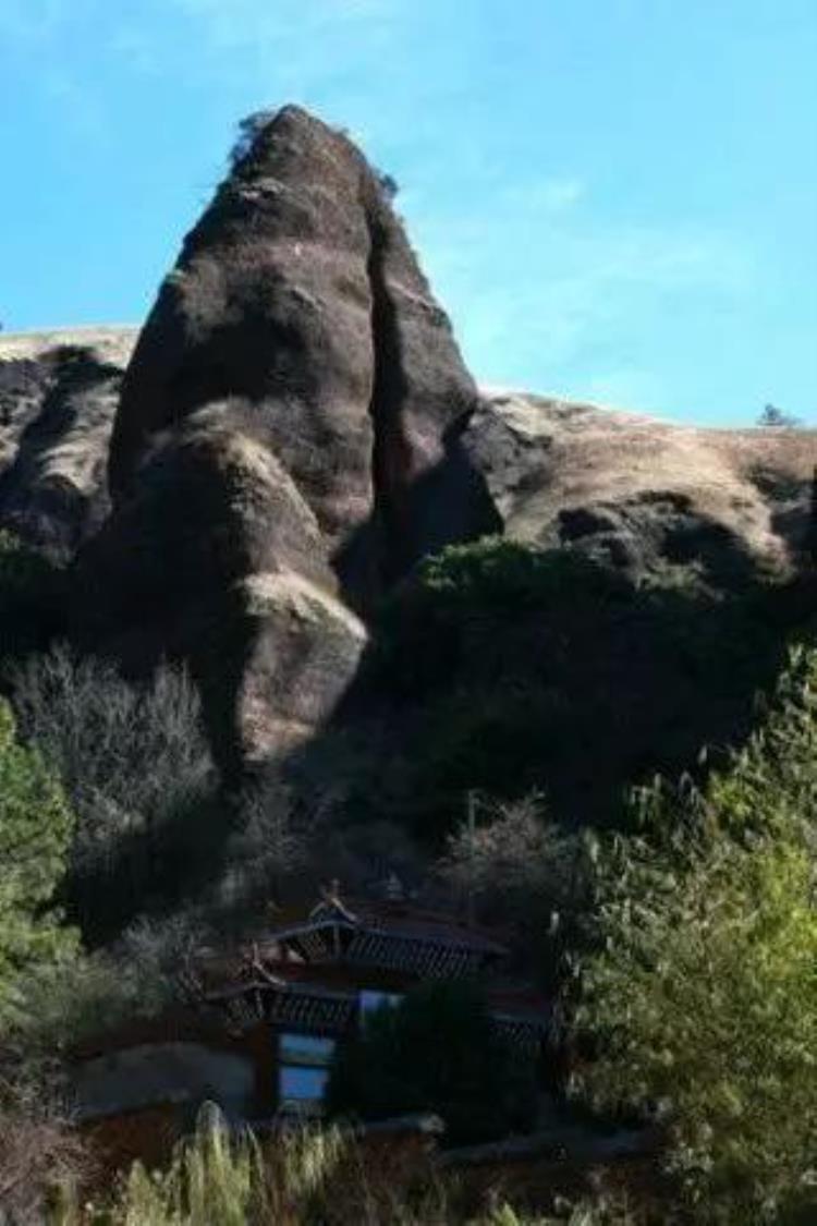 贵州双乳峰在哪,贵州最独特小山峰