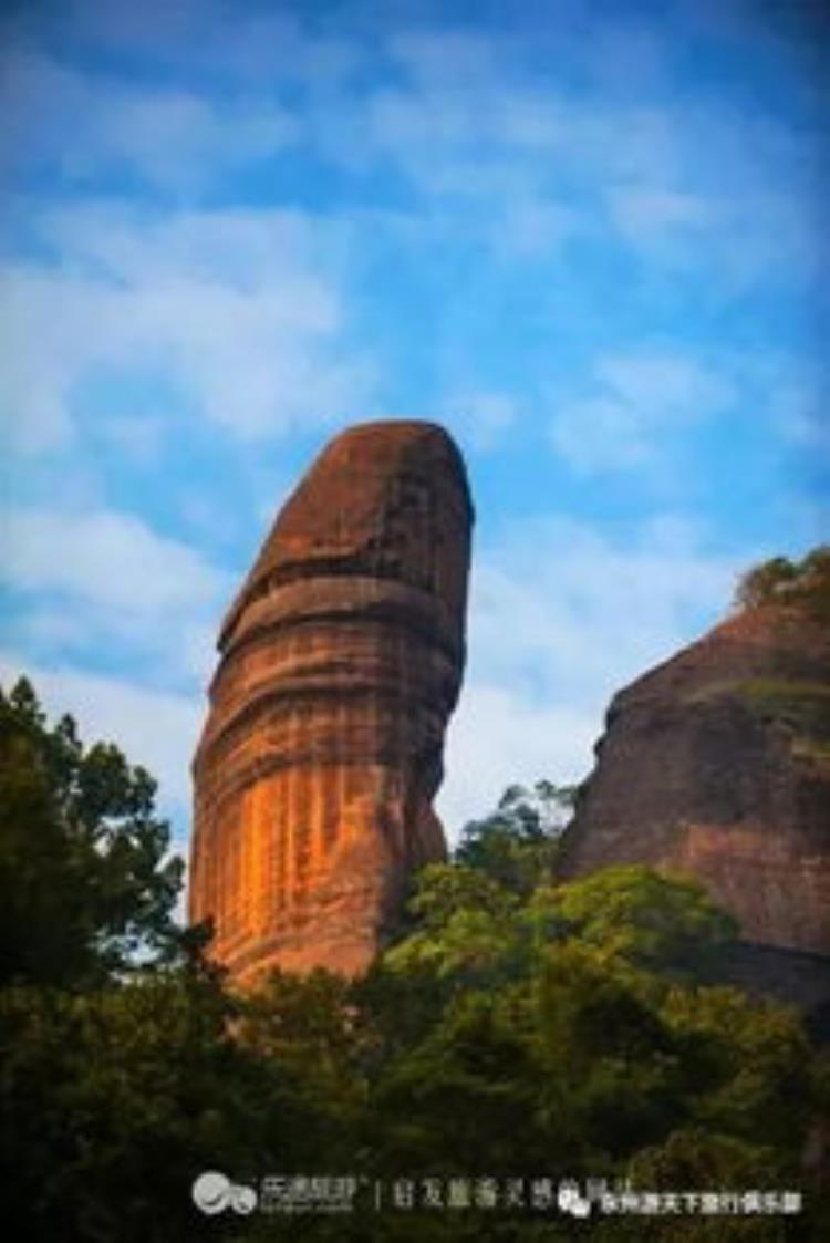 贵州双乳峰在哪,贵州最独特小山峰